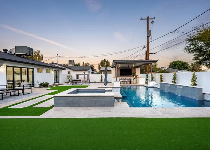 Swim Up To Cooking Entertainment Play Corn Hole And Relax By The Fire At Cascada * Scottsdale