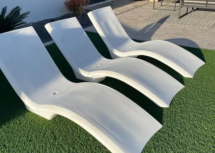 Swim Up To Cooking Entertainment Play Corn Hole And Relax By The Fire At Cascada Scottsdale