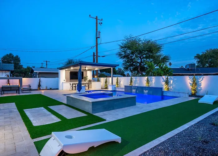 Swim Up To Cooking Entertainment Play Corn Hole And Relax By The Fire At Cascada Ferienhaus Scottsdale