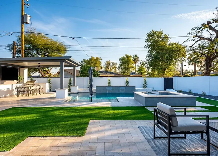 Swim Up To Cooking Entertainment Play Corn Hole And Relax By The Fire At Cascada Scottsdale