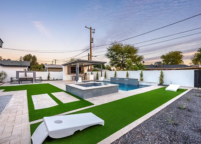 Swim Up To Cooking Entertainment Play Corn Hole And Relax By The Fire At Cascada * Scottsdale