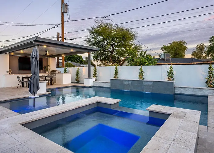 Swim Up To Cooking Entertainment Play Corn Hole And Relax By The Fire At Cascada * Scottsdale