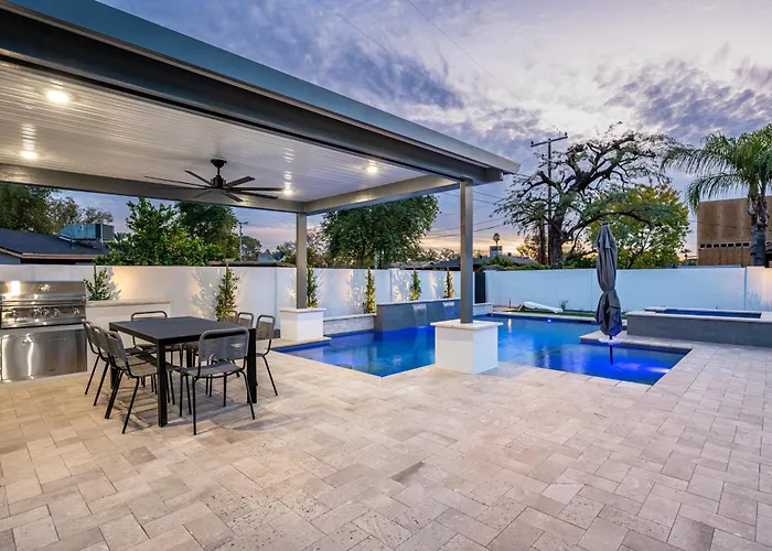 Swim Up To Cooking Entertainment Play Corn Hole And Relax By The Fire At Cascada Scottsdale