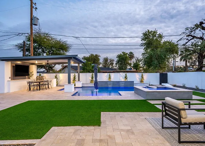 Swim Up To Cooking Entertainment Play Corn Hole And Relax By The Fire At Cascada Scottsdale